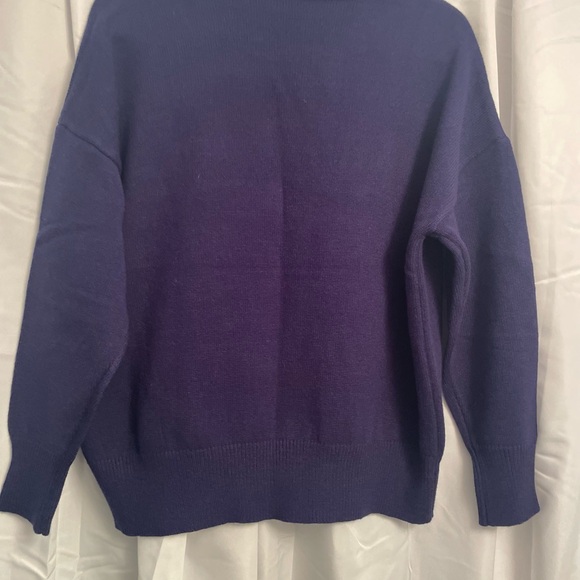 Navy Blue and Tan Western Horseshoe Sweater NWOT DISCOUNTED SHIPPING! - Picture 2 of 4